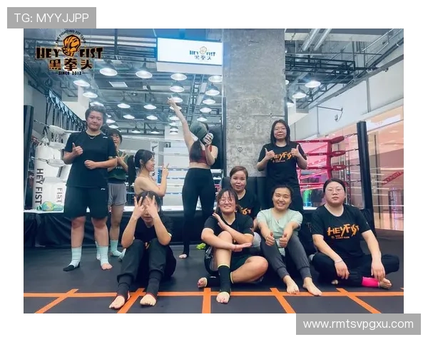 卡马文加分享拳击训练照展现明显肌肉线条引发网友热议